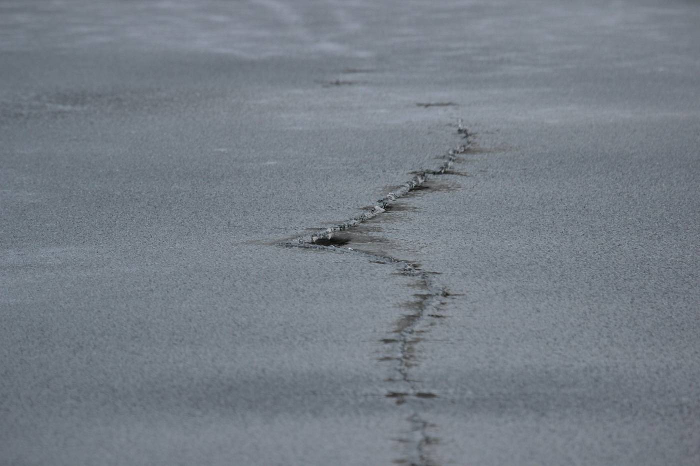 ice_crack_large.jpg
